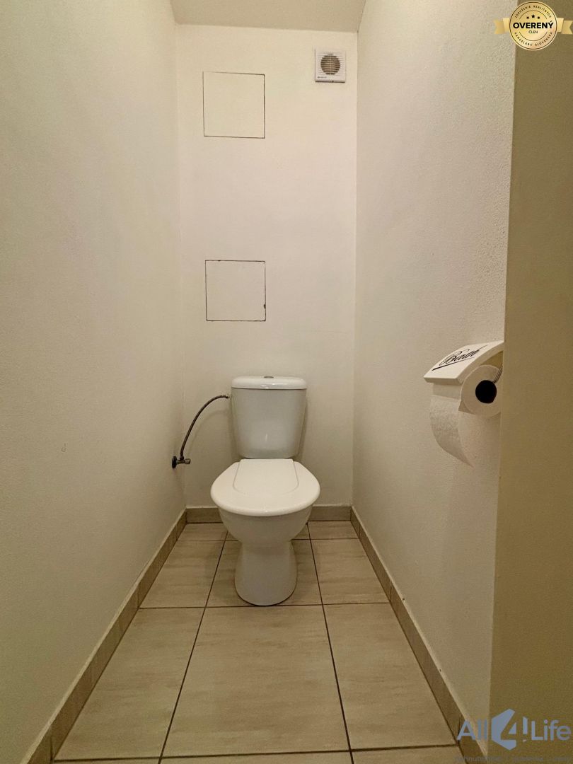 WC.JPG