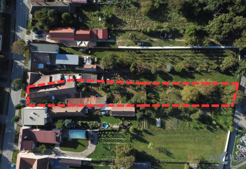 pozemok vyznaceny.jpg